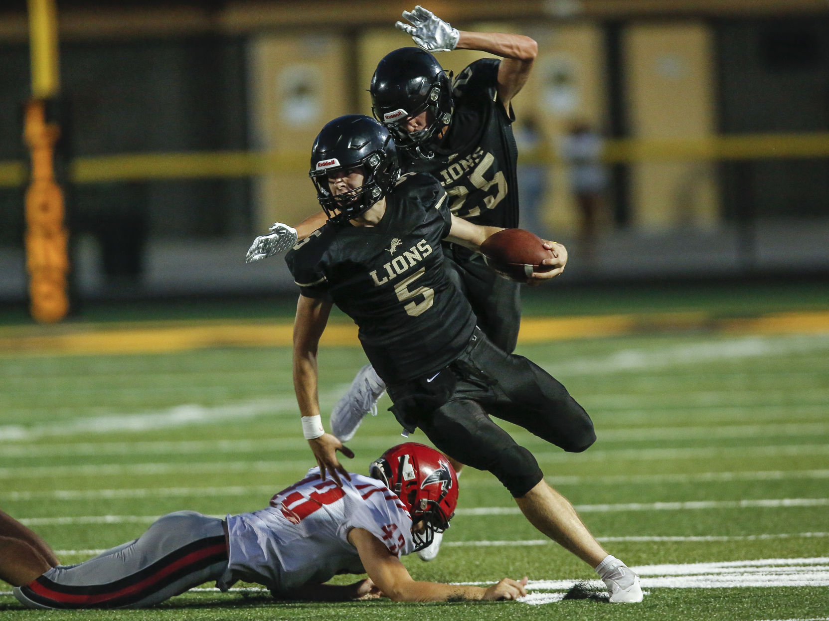 Fball Clear Lake vs. AP 5